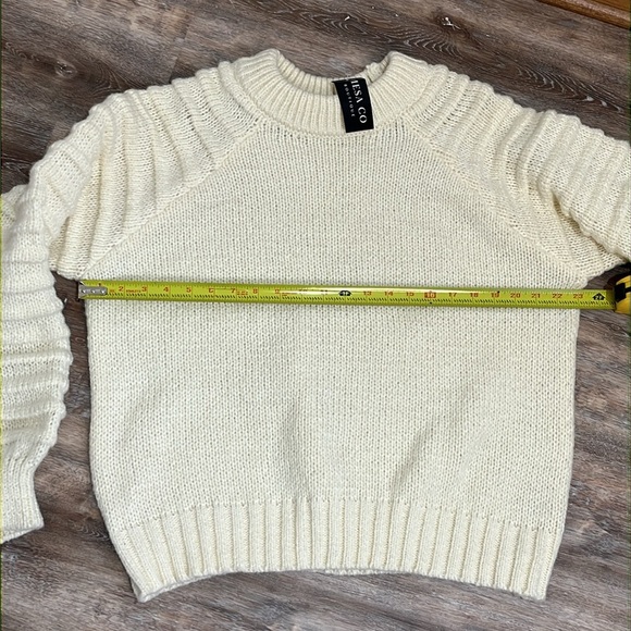 NWT New In Women's Sweater Size L Cream Chunky Textured Puff Sleeves Winter Ski - Picture 11 of 15